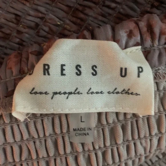 Dress up size large Floral Smocked top - Picture 4 of 4